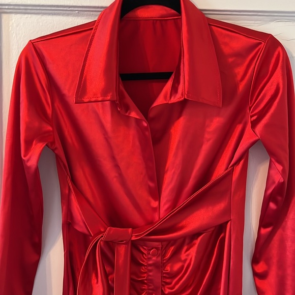 Beautiful red dress size M. - Picture 2 of 4